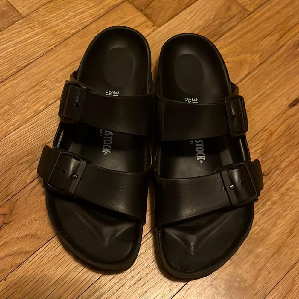Birkenstock Arizona Essentials sandals